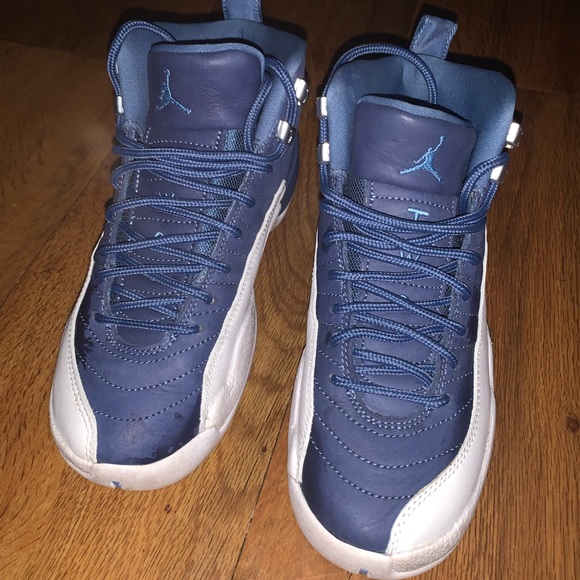 Jordan’s. Size 5 - Picture 6 of 10